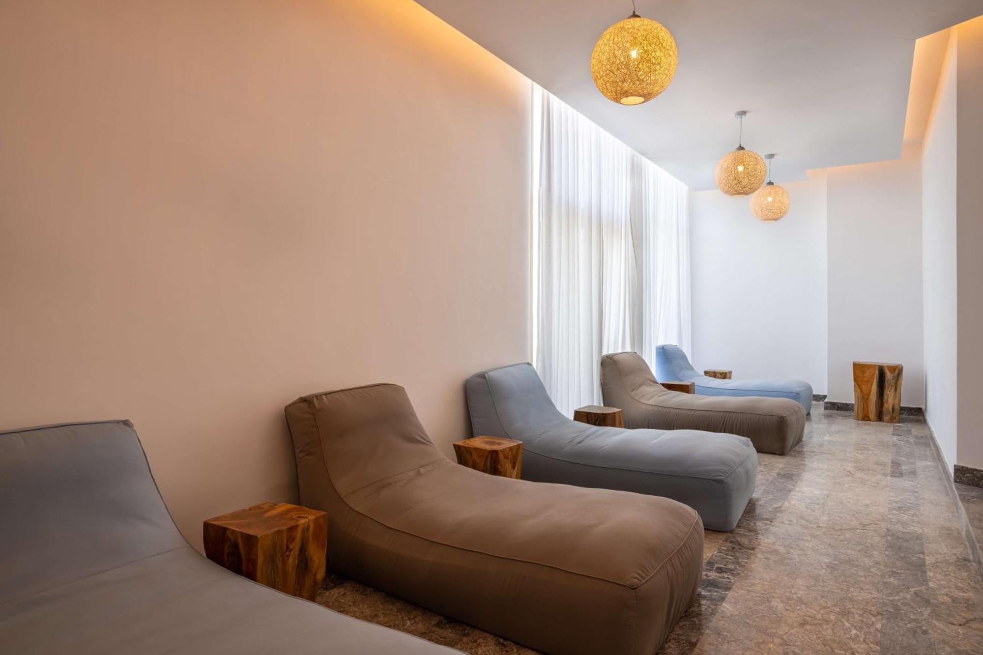 Radisson Blu Resort Аль-Хосейма Екстер'єр фото The spa at the hotel