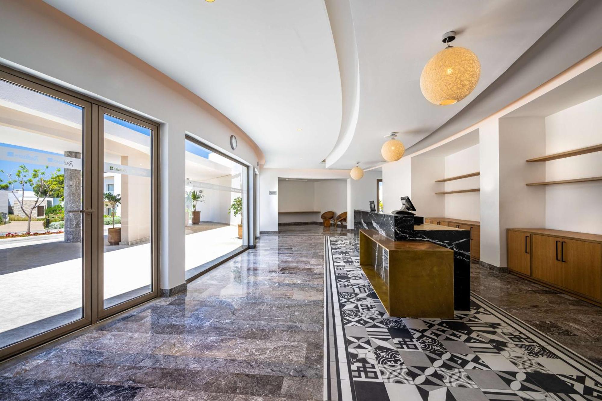 Radisson Blu Resort Аль-Хосейма Екстер'єр фото Lobby