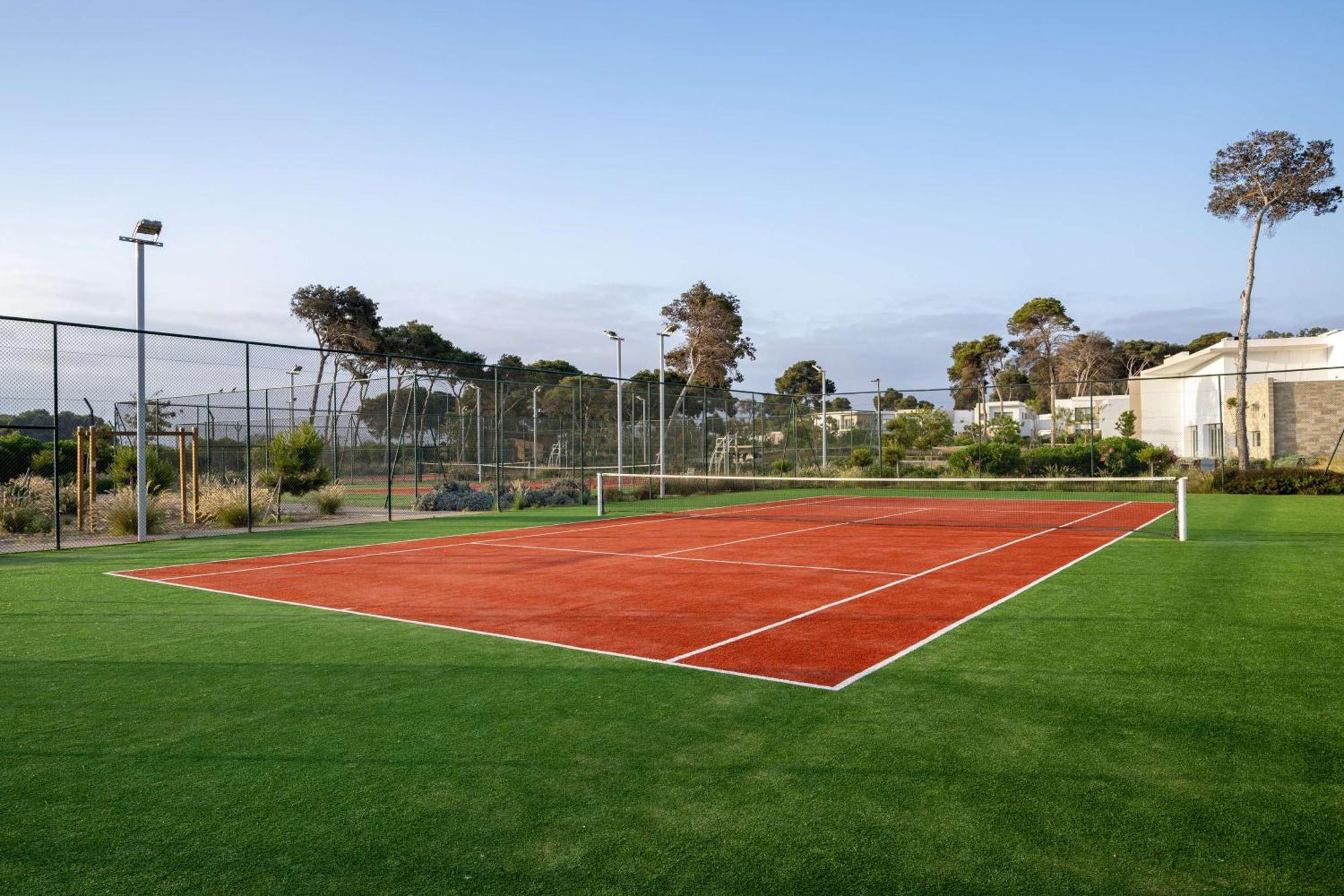 Radisson Blu Resort Аль-Хосейма Екстер'єр фото Tennis court